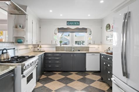 22 Mckinley Road Falmouth ME 04105