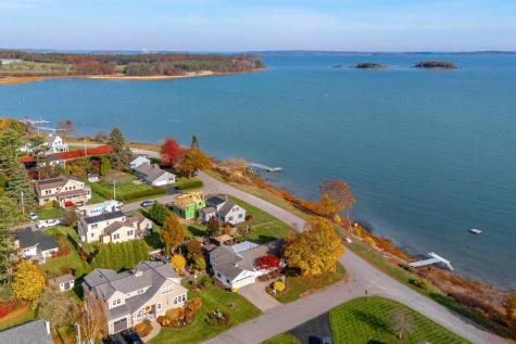 22 Mckinley Road Falmouth ME 04105