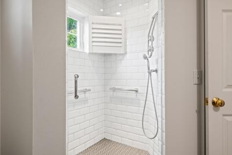 22 Mckinley Road Falmouth ME 04105