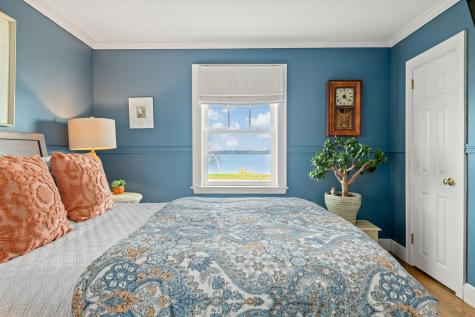 22 Mckinley Road Falmouth ME 04105