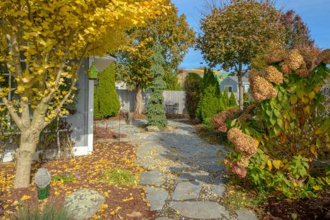 22 Mckinley Road Falmouth ME 04105