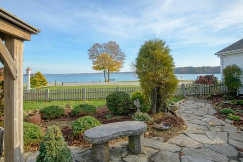 22 Mckinley Road Falmouth ME 04105