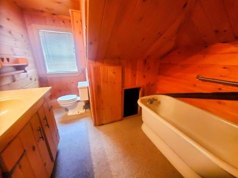 17 Cherry Street Millinocket ME 04462