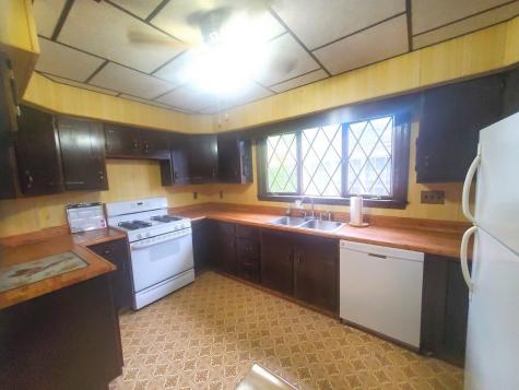 17 Cherry Street Millinocket ME 04462