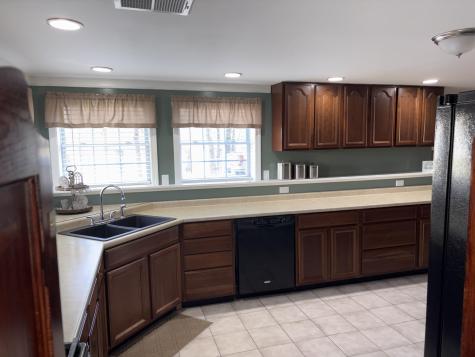16 N Main Street Guilford ME 04443