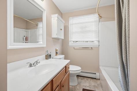 8 Roberta Street Farmingdale ME 04344