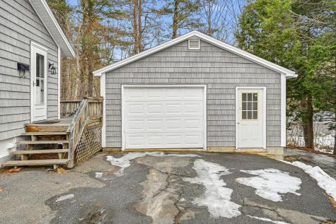8 Roberta Street Farmingdale ME 04344