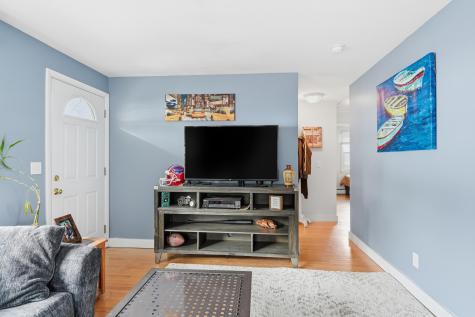 8 Roberta Street Farmingdale ME 04344