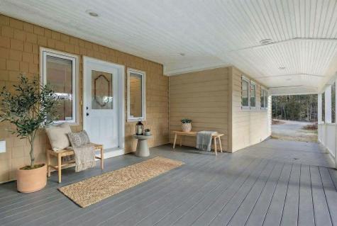 38 Blackthorne Lane Gray ME 04039