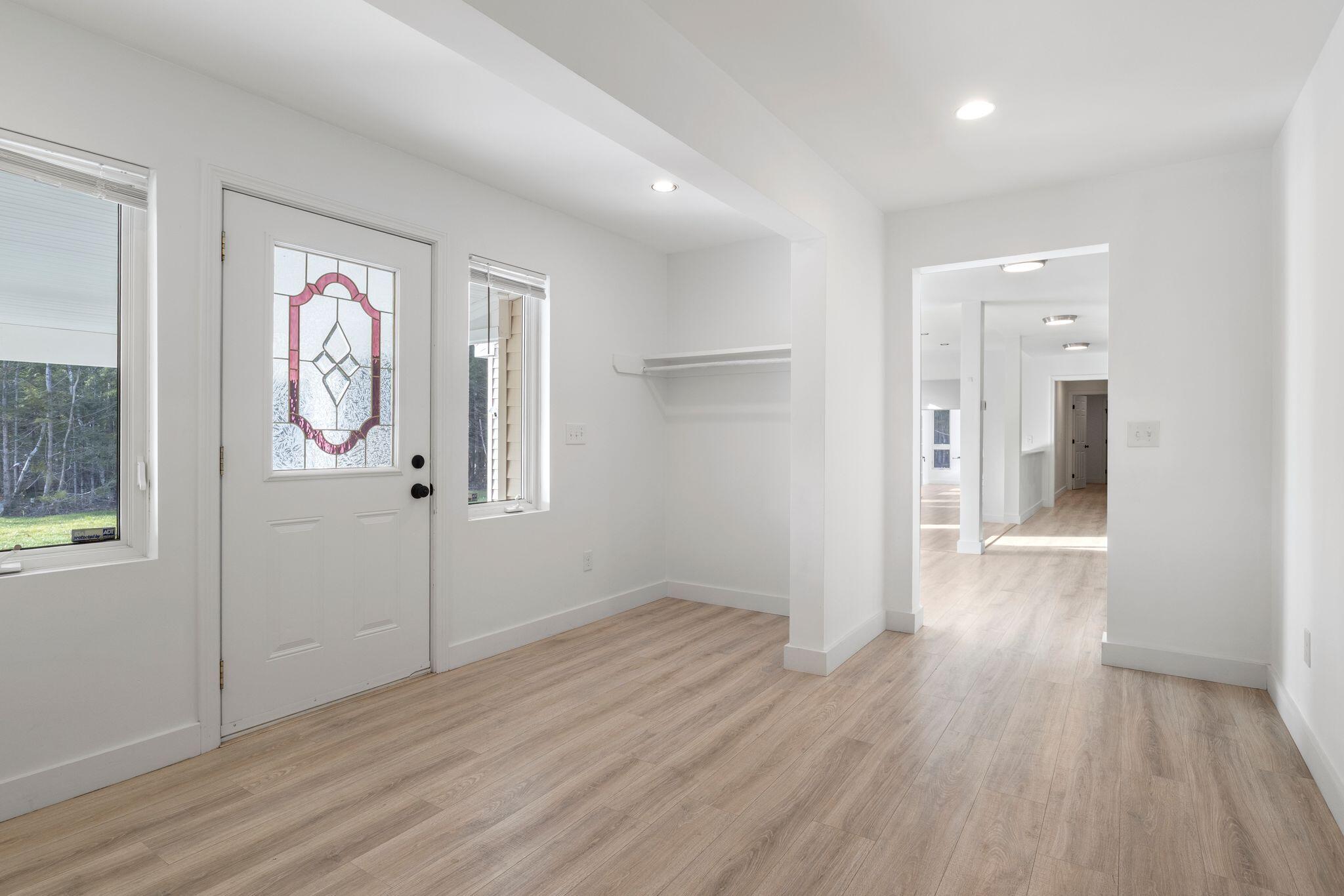 38 Blackthorne Lane Gray ME 04039