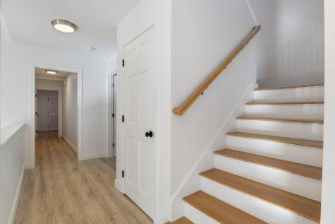 38 Blackthorne Lane Gray ME 04039