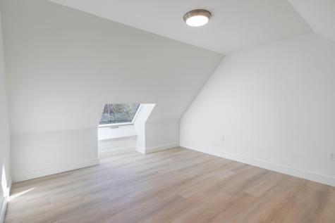 38 Blackthorne Lane Gray ME 04039