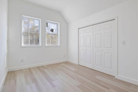 38 Blackthorne Lane Gray ME 04039