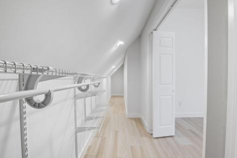 38 Blackthorne Lane Gray ME 04039