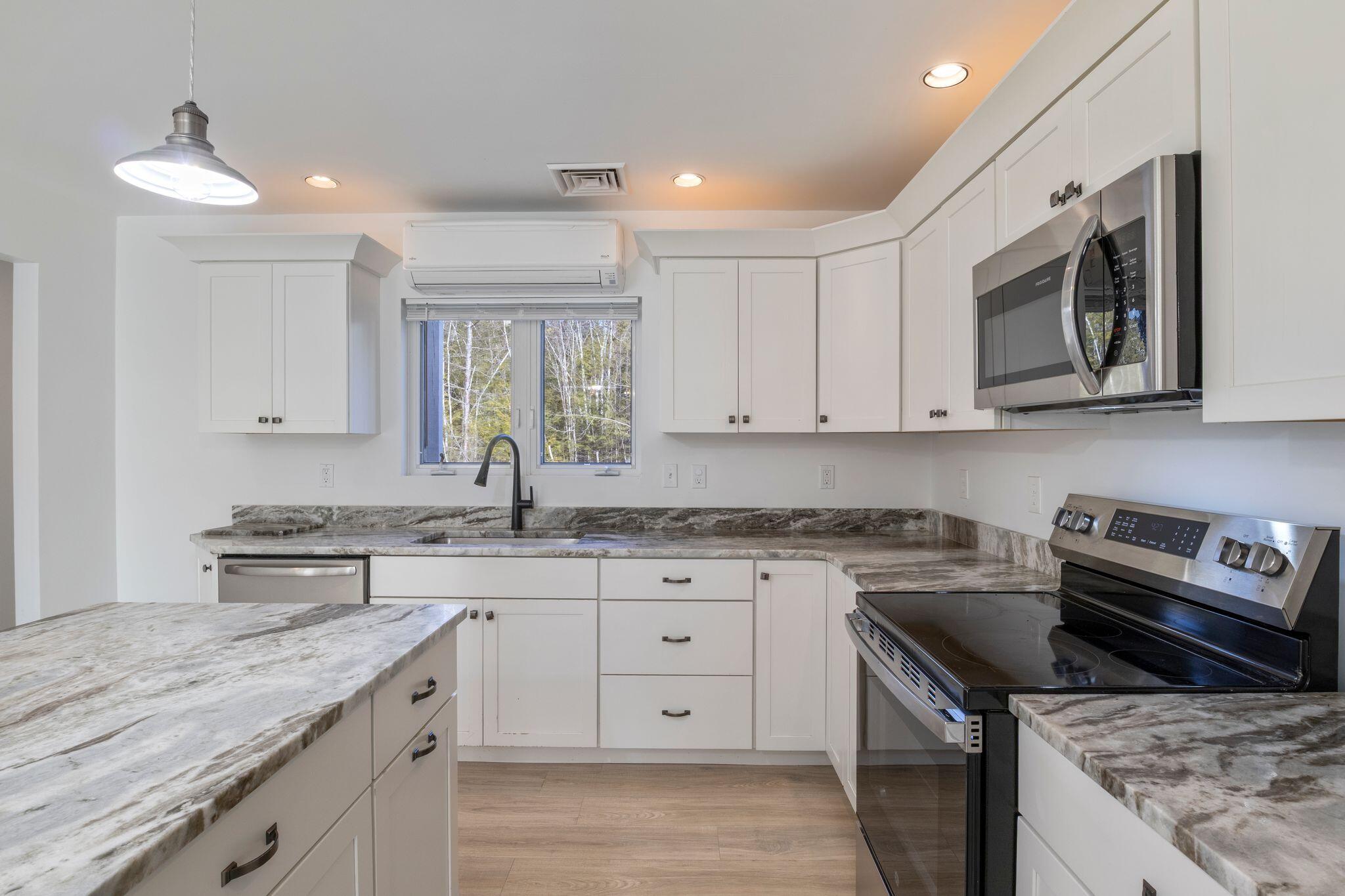 38 Blackthorne Lane Gray ME 04039