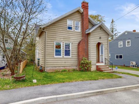 19 Fairlawn Avenue Lewiston ME 04240