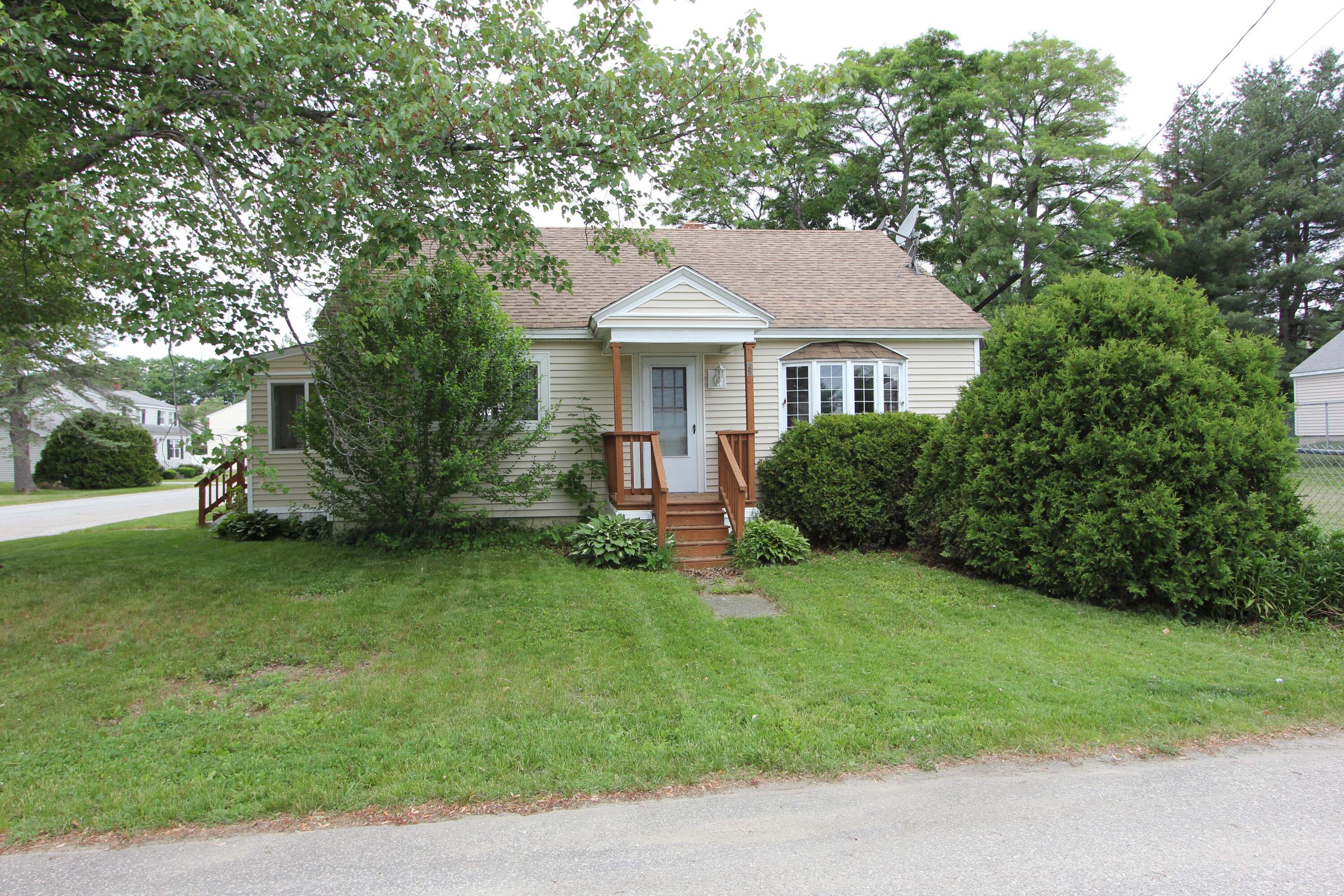 25 Louise Avenue Lewiston ME 04240