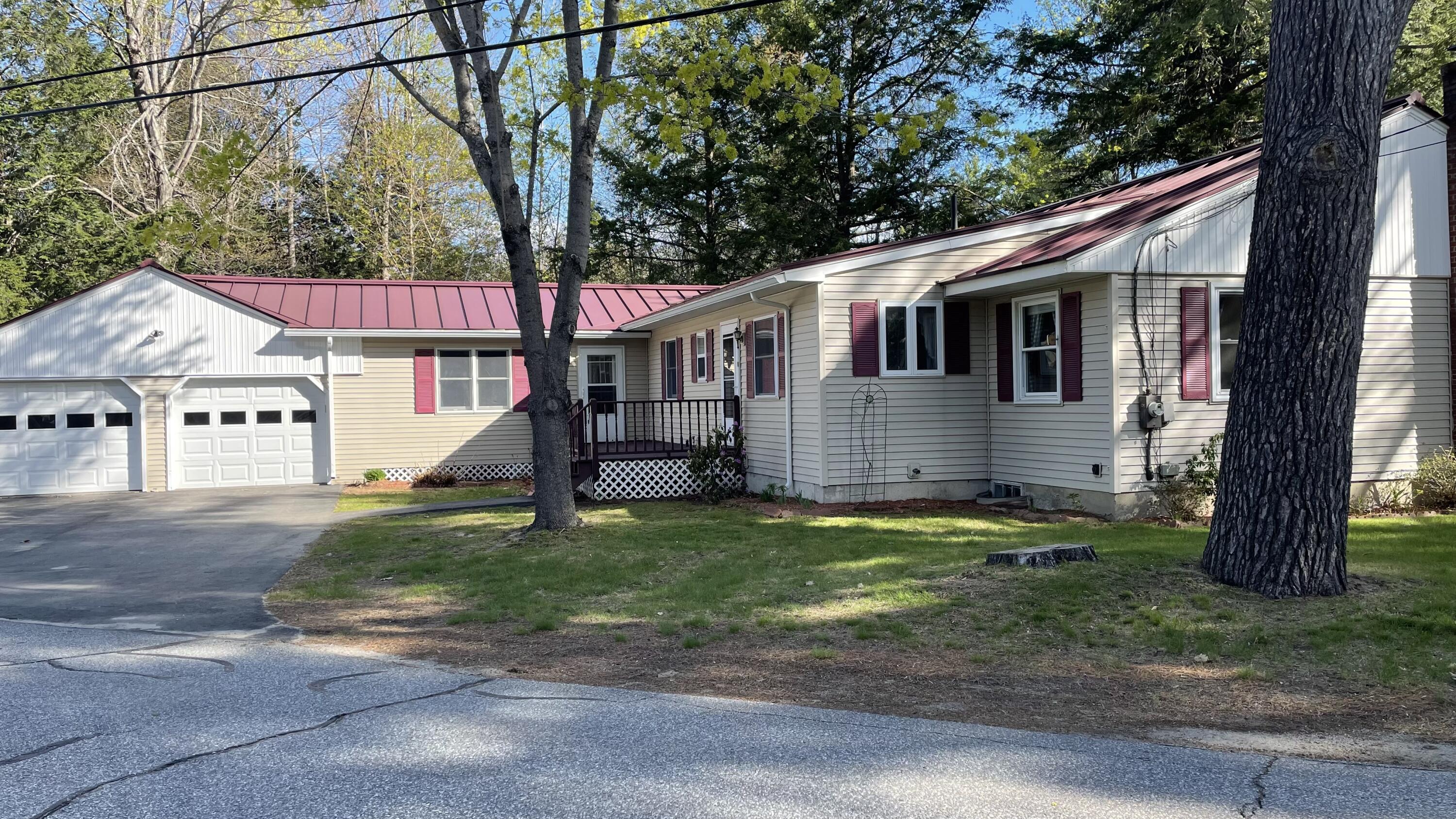 6 Oak Street Farmingdale Maine Real Estate Listing MLS 1558369