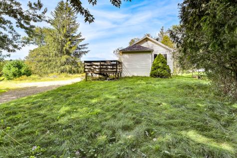 1069 River Avenue Gardiner ME 04345