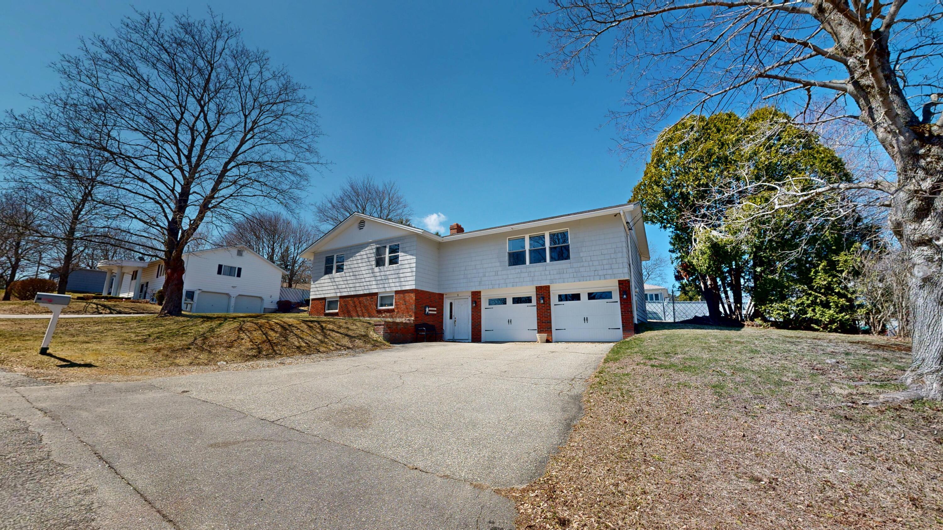 8 Reservoir Avenue Lewiston ME 04240