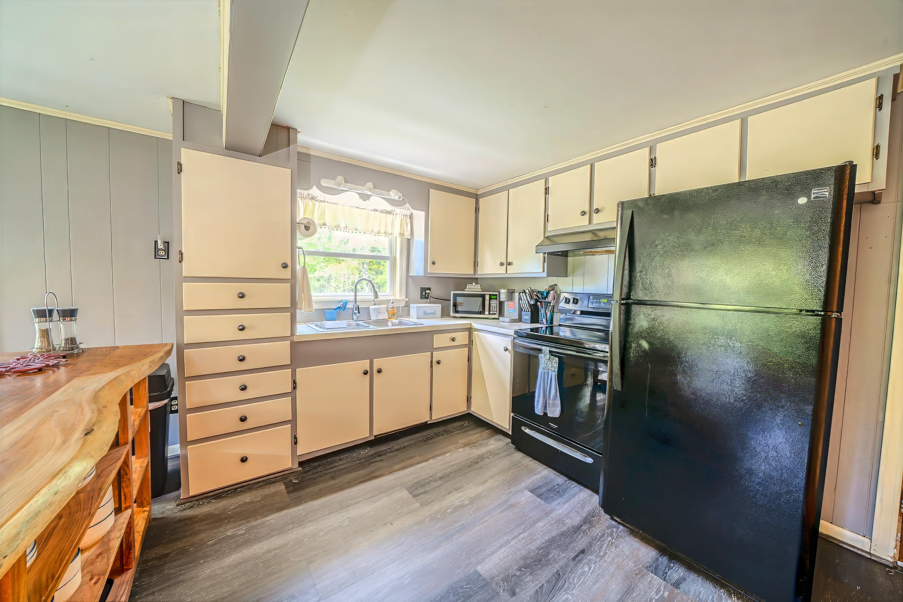 1374 Appleton Road Union ME 04862