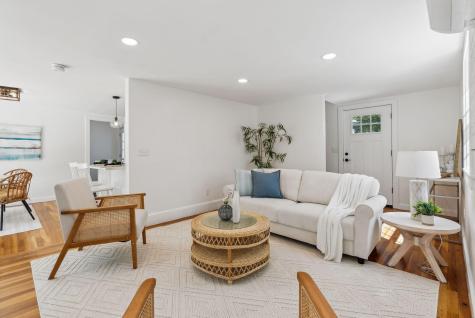 529 Mitchell Road Cape Elizabeth ME 04107