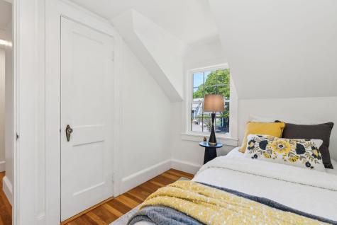 529 Mitchell Road Cape Elizabeth ME 04107