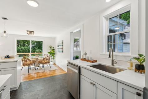 529 Mitchell Road Cape Elizabeth ME 04107