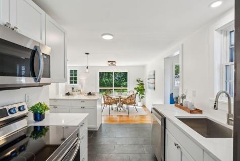 529 Mitchell Road Cape Elizabeth ME 04107