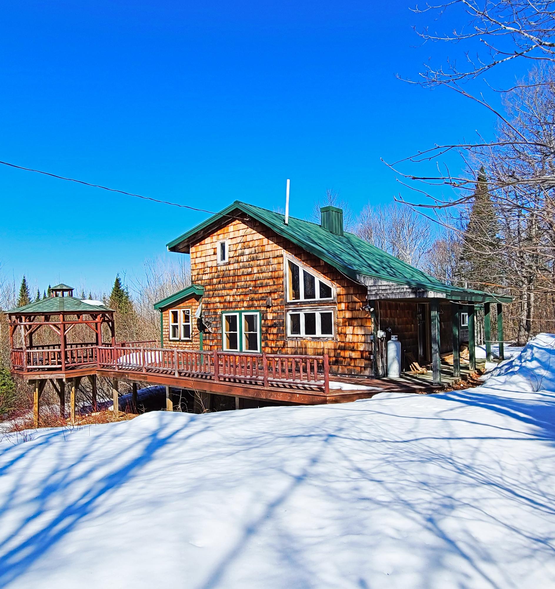 18 Wizz Road Stacyville, ME