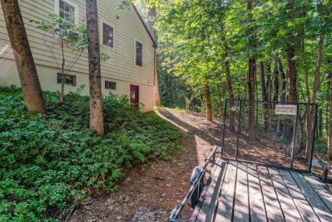 39 Leach Hill Road Casco ME 04015