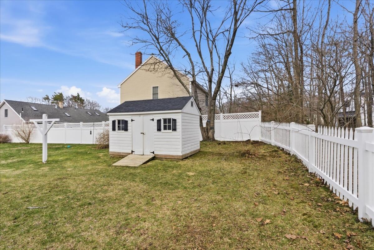 15 Grover Road Cape Elizabeth ME 04107