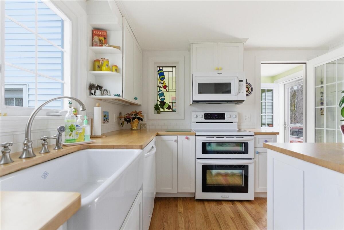 15 Grover Road Cape Elizabeth ME 04107