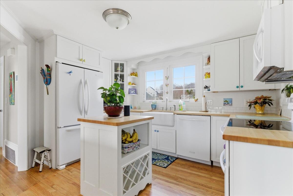 15 Grover Road Cape Elizabeth ME 04107