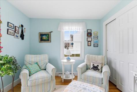 15 Grover Road Cape Elizabeth ME 04107