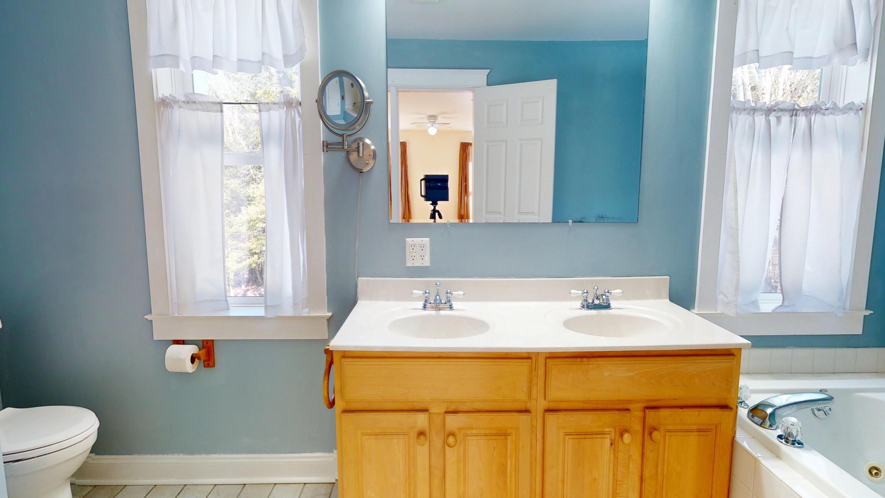 18 Jillian Way Glenburn ME 04401