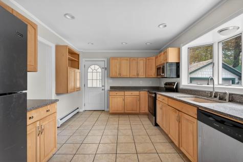 294 Mitchell Road Cape Elizabeth ME 04107