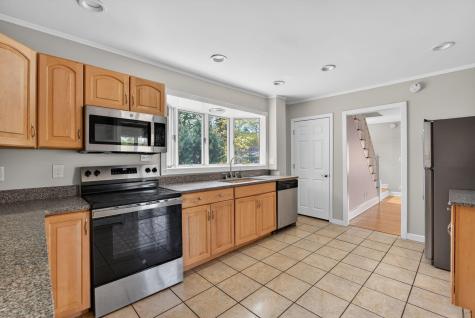 294 Mitchell Road Cape Elizabeth ME 04107