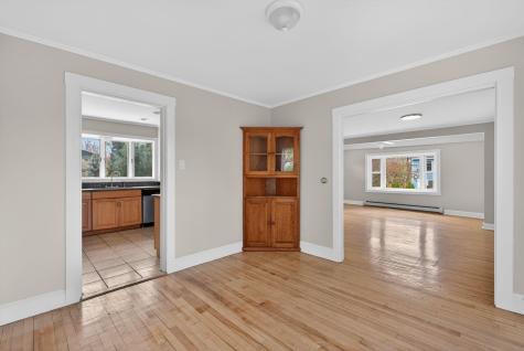 294 Mitchell Road Cape Elizabeth ME 04107