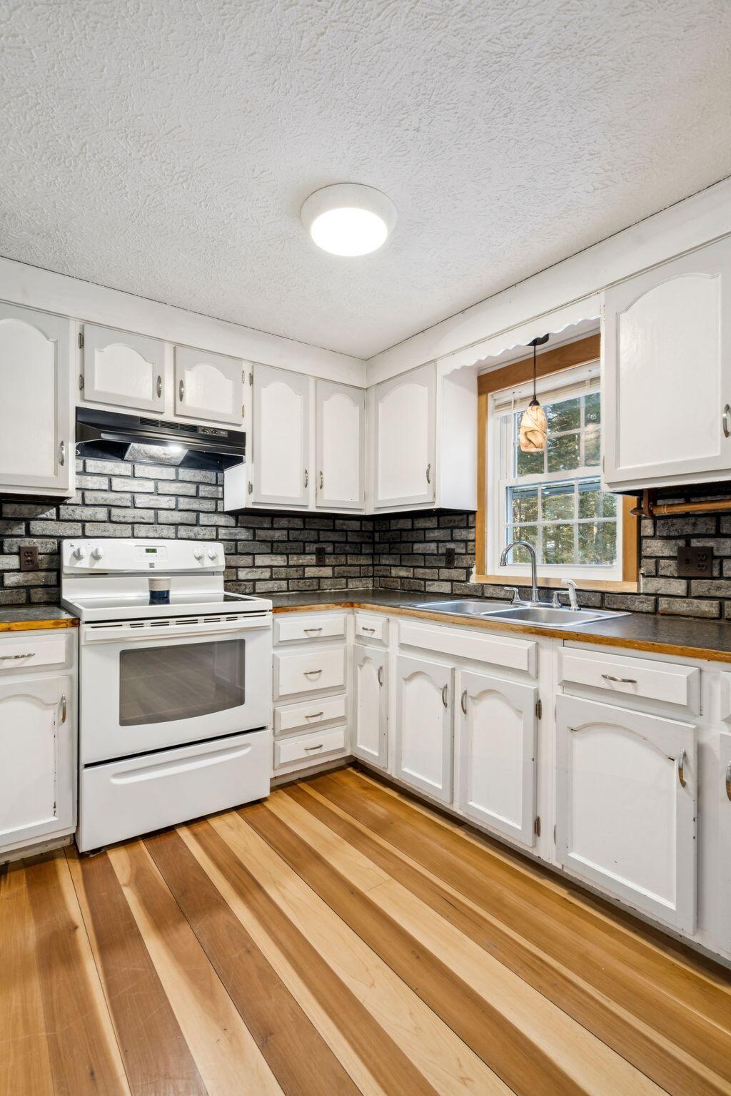 24 Pine Meadow Drive North Berwick ME 03906