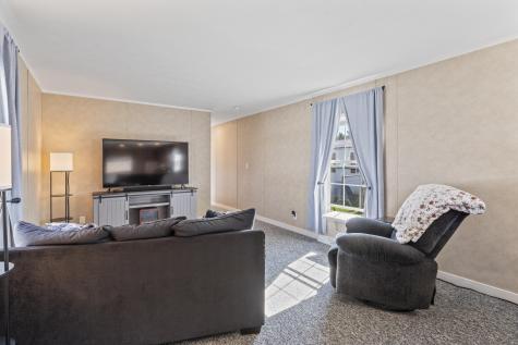 42 Oxbow Drive Lewiston ME 04240