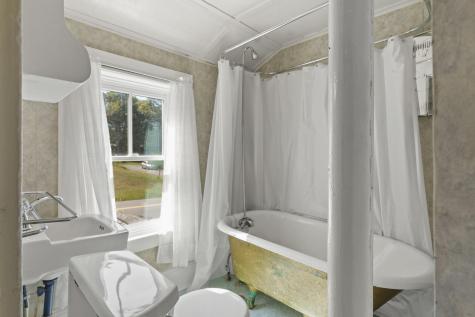 145 Huddle Road Bristol ME 04554