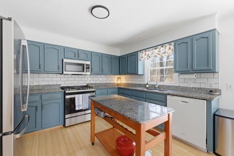357 River Road Topsham ME 04086