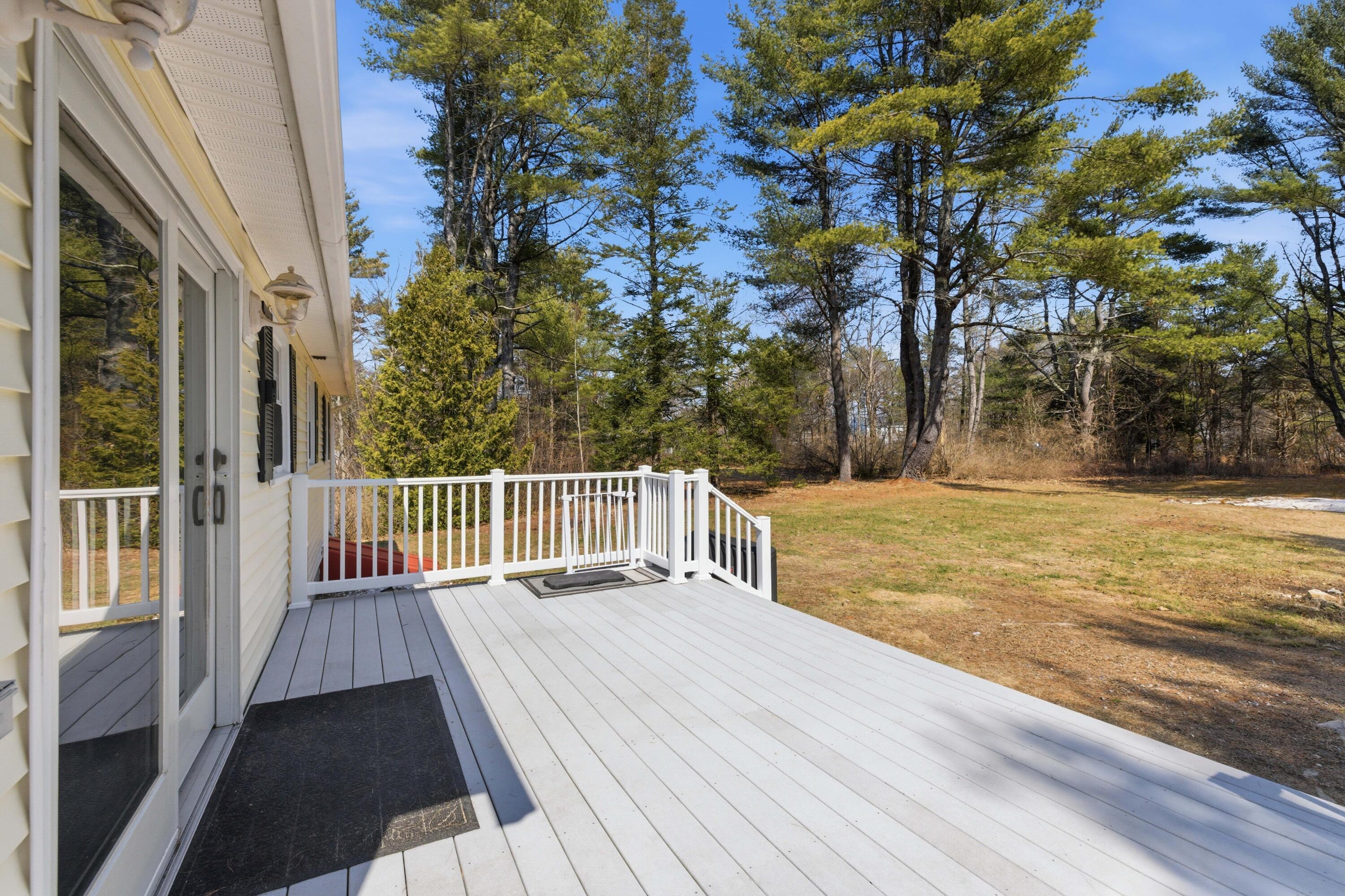 357 River Road Topsham ME 04086