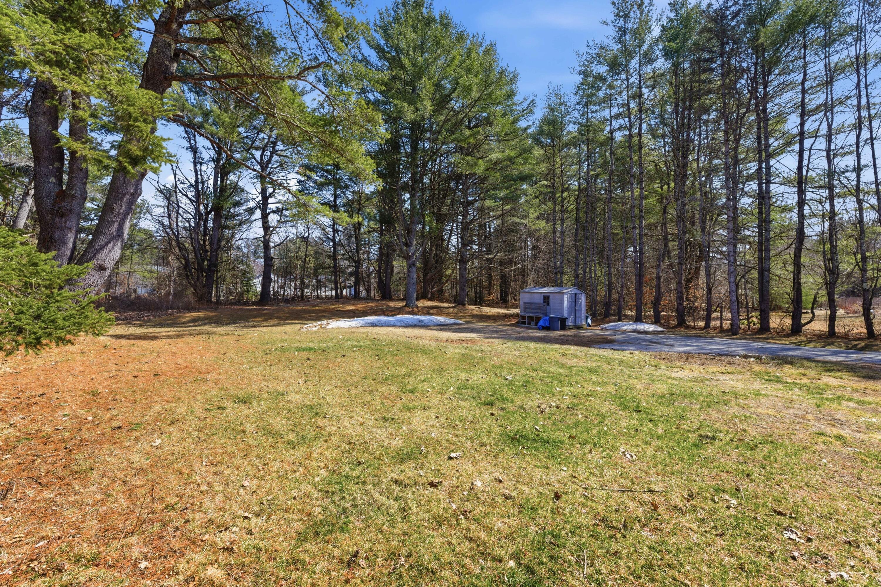 357 River Road Topsham ME 04086