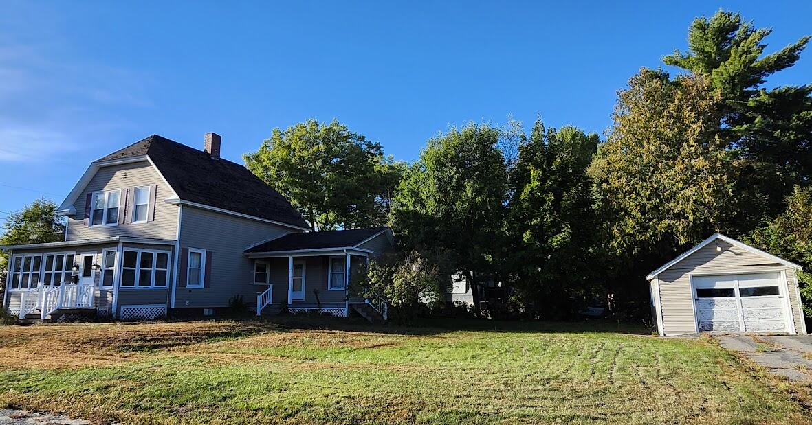 17 Bates Street Millinocket ME 04462