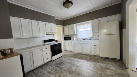 17 Bates Street Millinocket ME 04462