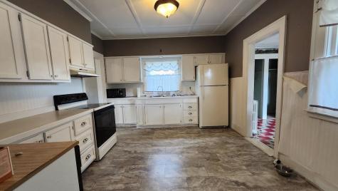 17 Bates Street Millinocket ME 04462