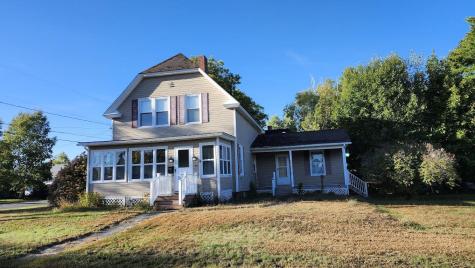 17 Bates Street Millinocket ME 04462