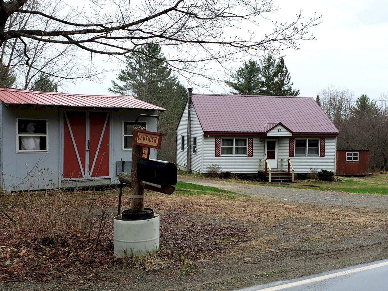 31 Harmony Road Wellington ME 04942